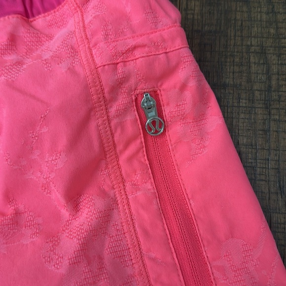 Lululemon Women’s Athletic Shorts in Hot Pink - Picture 4 of 8